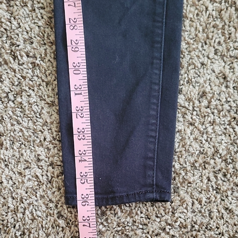 Universal Thread Jeans - Picture 2 of 9